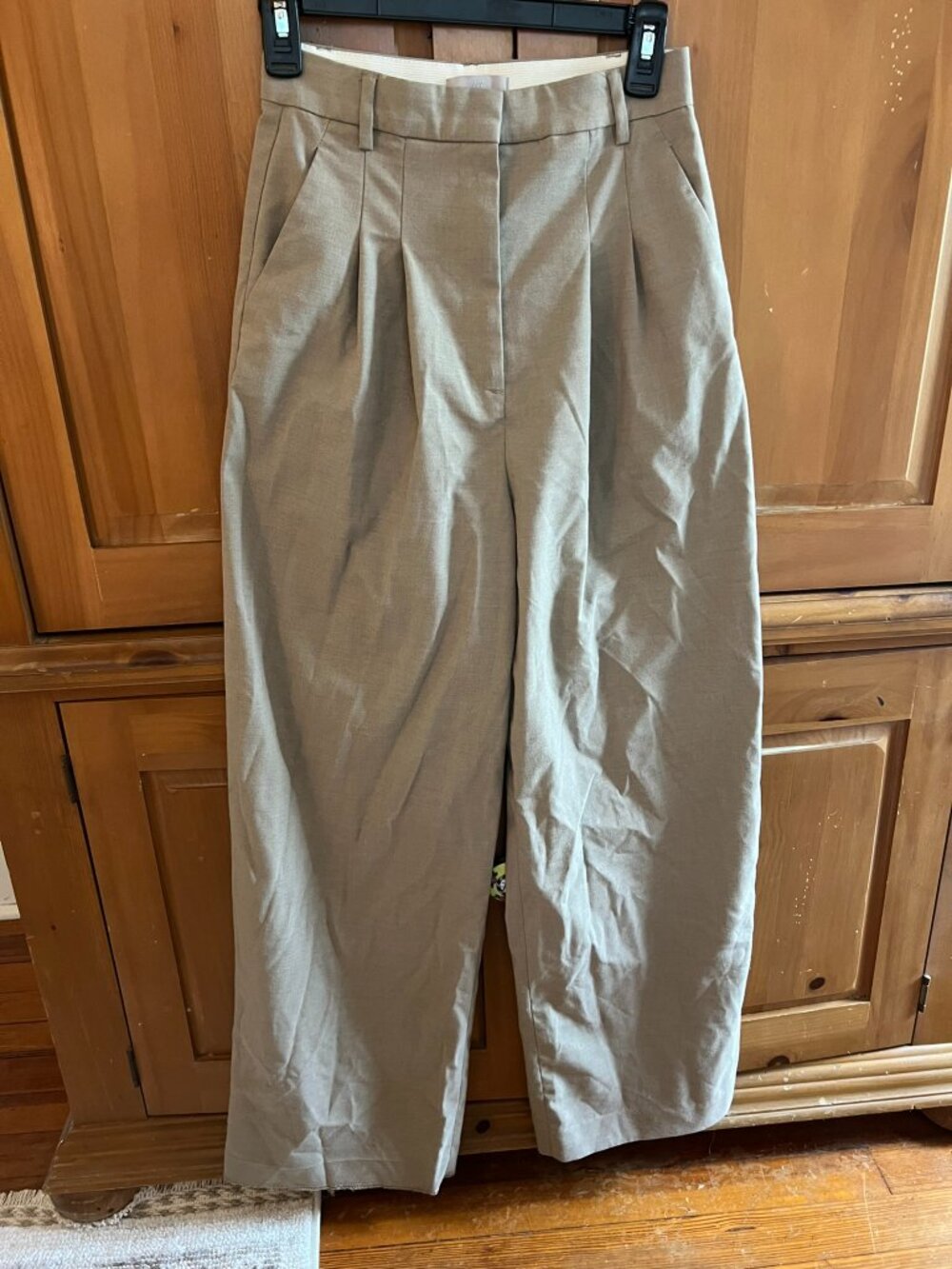 H&M Wide Leg Pleated Trousers in Taupe - Picture 2 of 5